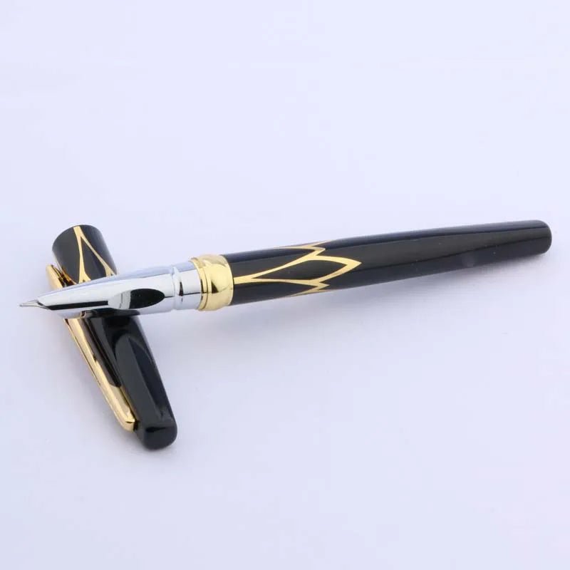 🖋️ Kalligrafische expressie met klasse – Luxe zakelijke vulpen met gouden accenten - ZakelijkePennen.nl