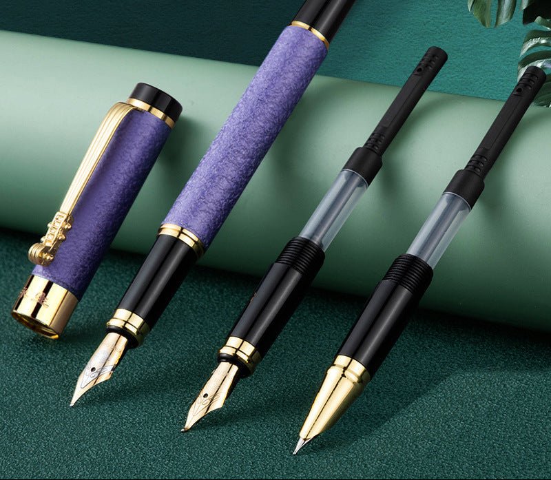 🖋️ Luxe kalligrafiepen met goudkleurige sierclip – Zakelijke elegantie met verwisselbare penpunten - ZakelijkePennen.nl