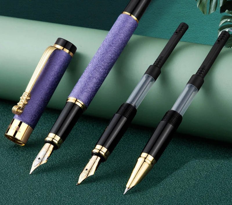 🖋️ Luxe kalligrafiepen met goudkleurige sierclip – Zakelijke elegantie met verwisselbare penpunten - ZakelijkePennen.nl