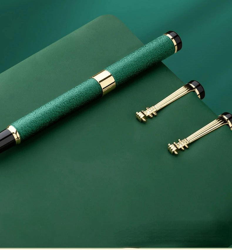 🖋️ Luxe kalligrafiepen met goudkleurige sierclip – Zakelijke elegantie met verwisselbare penpunten - ZakelijkePennen.nl