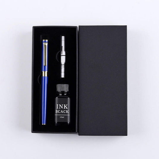 Een stijlvolle en functionele vulpenset om indruk te maken, inktpatroon converter, en flesje zwarte inkt toegediend in een geschenkdoos.