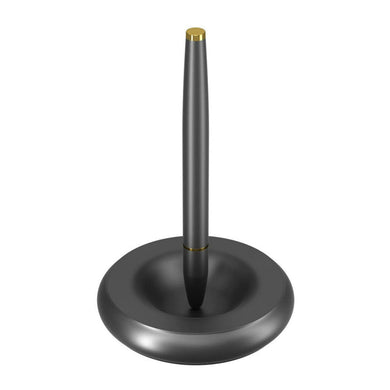Zin met productnaam: Een zwarte stylus pen staat rechtop op zijn Houd uw bureau netjes met de magnetische pen standaard.