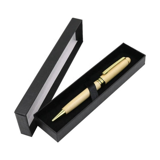 Goudkleurige hoogwaardige pen in een zwarte luxe Presenteer uw cadeau op een elegante manier met onze luxe pen geschenkdoos op een witte achtergrond.