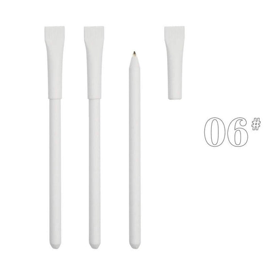 Een set van drie witte siliconen penselen van verschillende breedtes en een wit potlood weergegeven op een effen achtergrond, gelabeld met "06