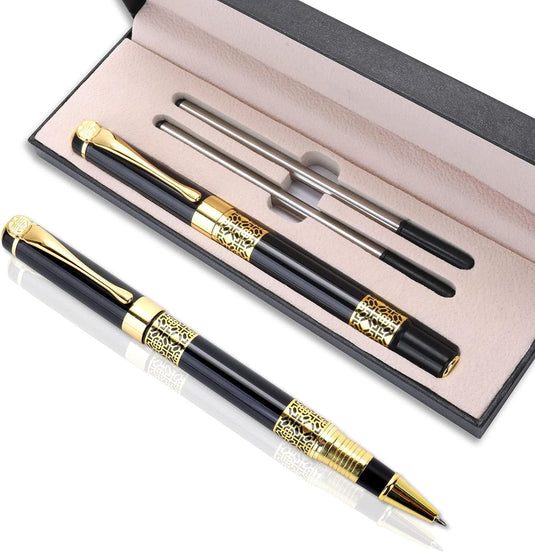 Een luxe pennenset weergegeven in een doos, inclusief een Verleidelijke luxe balpen: Schrijf met stijl en precisie met verplichte inkt, balpen en twee extra schrijfpunten.